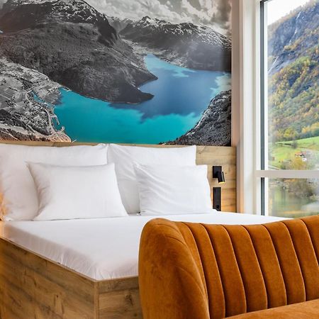 Stryn House - Hotel & Apartments Екстер'єр фото